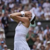 Belinda Bencic n'arrive pas à y croire: elle est en demi-finale à Wimbledon ! KEYSTONE/AP/Kin Cheung